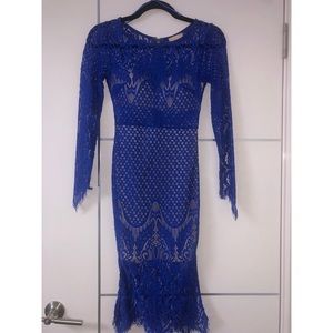 Love triangle lace long sleeve midi dress